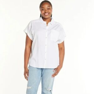 White Terra & Sky button up shirt with pocket and cuffed sleeves. Size 0X (14W)